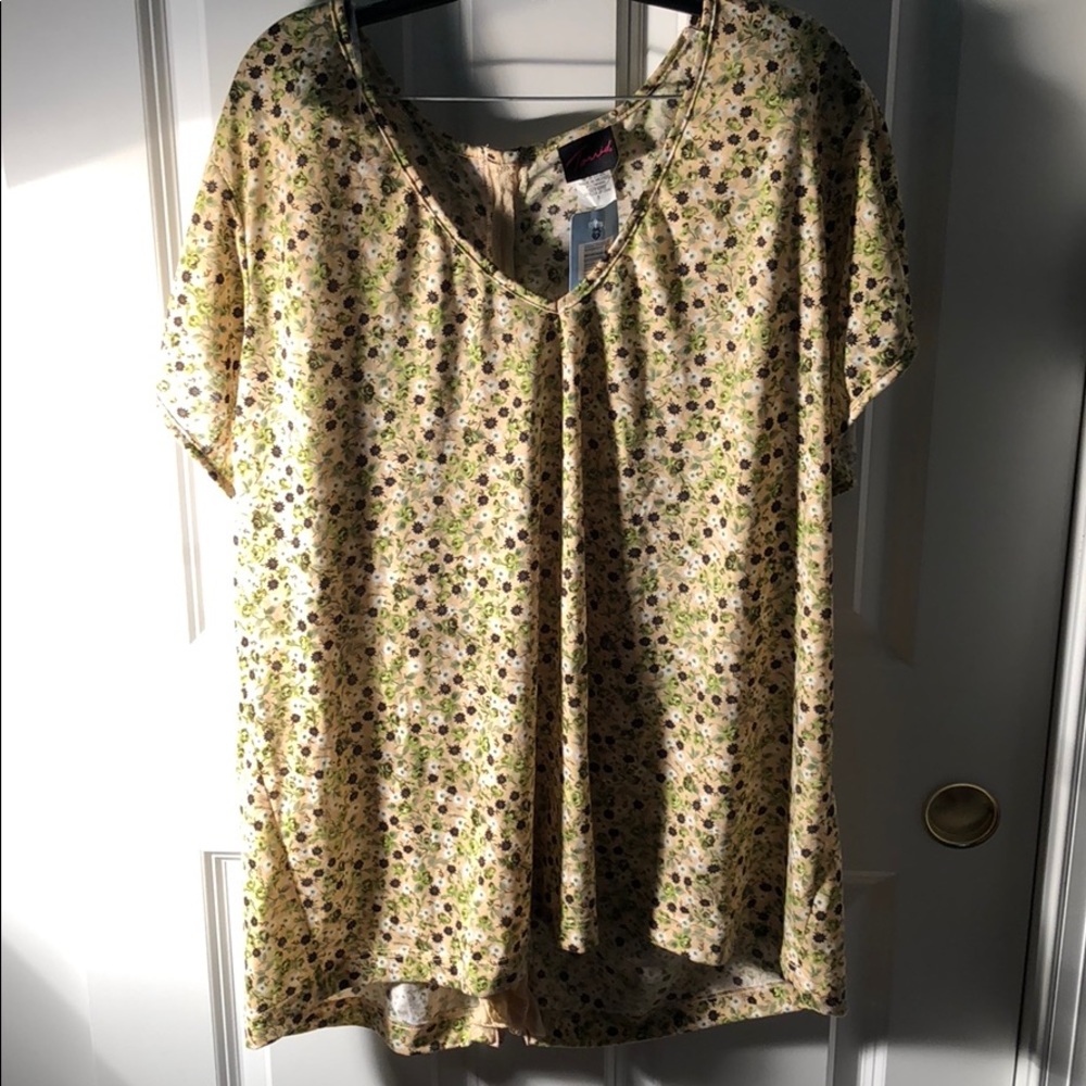 Torrid flower print blouse with zipper detail
